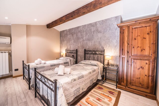 ア ヒュー ステップス トゥ ザ ドゥオモ エレガント 2 ベッドルーム アパートメント