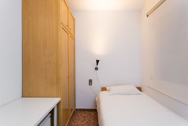 スペーシャス & クワイエット 4 ベッドルーム アパートメント