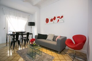 ビューティフル サグラダ ファミリア アパートメント