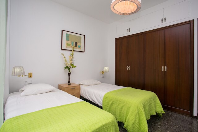 アパートメント ウィズ ラージ アンド プライベート テラス