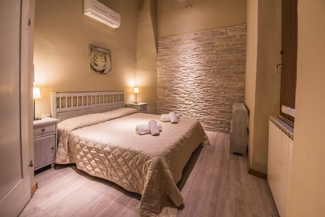 ア ヒュー ステップス トゥ ザ ドゥオモ エンチャンティング 2 ベッドルーム アパートメント