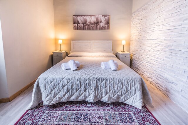 ア ヒュー ステップス トゥ ザ ドゥオモ エンチャンティング 2 ベッドルーム アパートメント