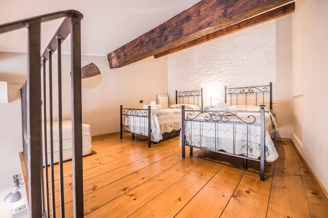 ア ヒュー ステップス トゥ ザ ドゥオモ アップスケール 2 ベッドルーム アパートメント