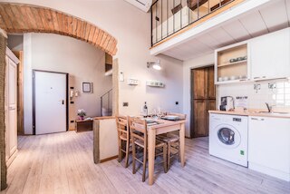 ア ヒュー ステップス トゥ ザ ドゥオモ アップスケール 2 ベッドルーム アパートメント