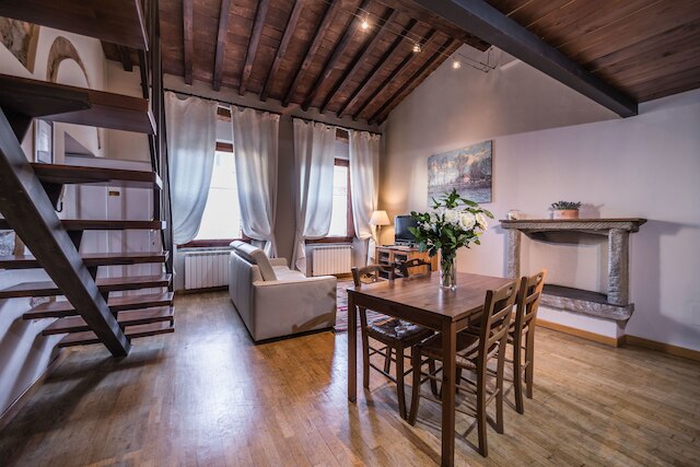 ア ヒュー ステップス トゥ ザ ドゥオモ パーフェクト 1 ベッドルーム アパートメント