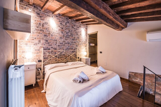 ア ヒュー ステップス トゥ ザ ドゥオモ パーフェクト 1 ベッドルーム アパートメント