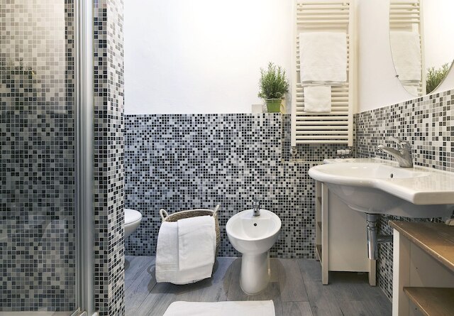 ア ヒュー ステップス トゥ ザ ドゥオモ ビューティフル 2 ベッドルーム アパートメント