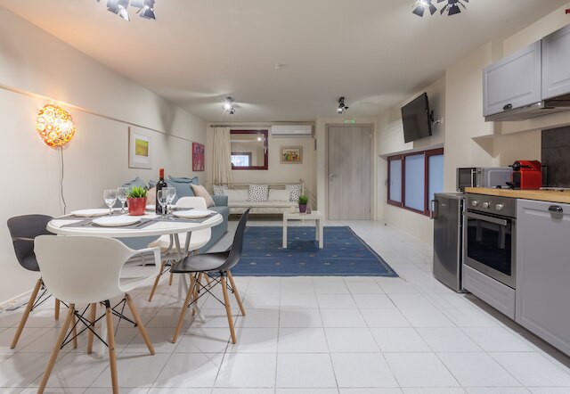 ギフト イン ザ ハート オブ モナスティラキ A