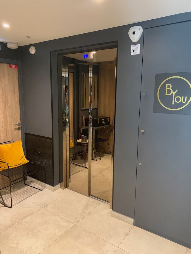 ビー ユー ラグジュアリー アパートオテル