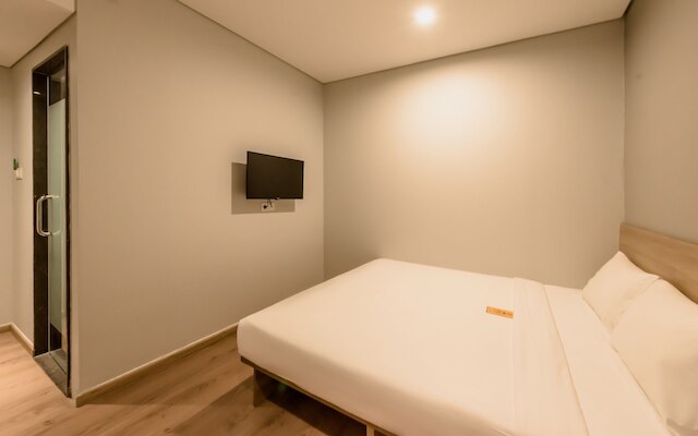 イエロー ビー タナ アバン