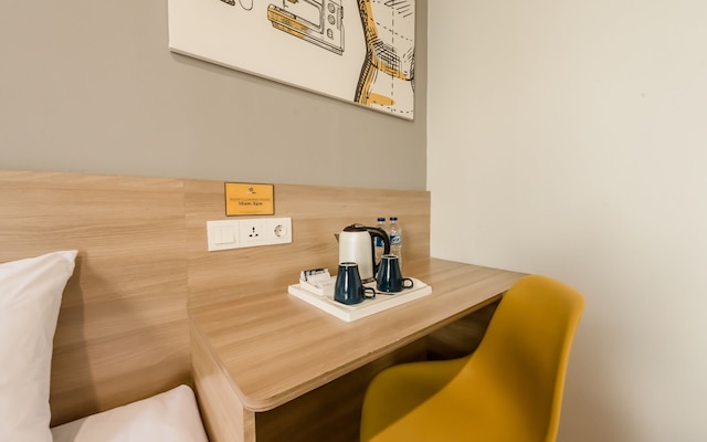 イエロー ビー タナ アバン