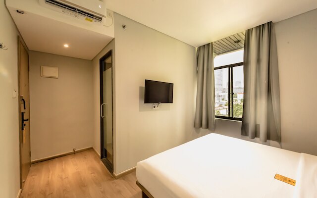 イエロー ビー タナ アバン