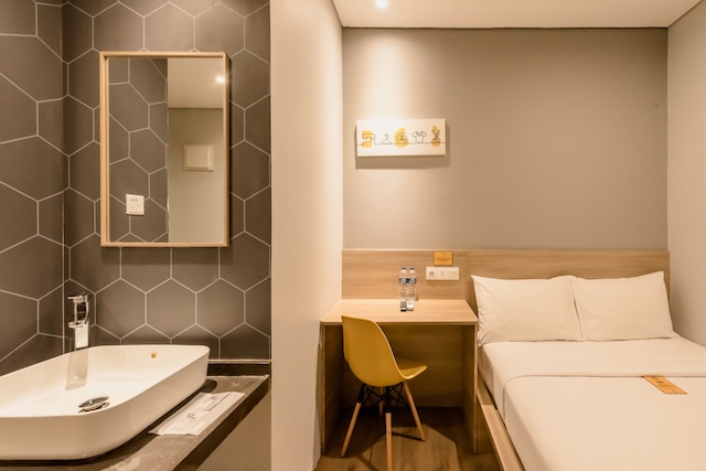 イエロー ビー タナ アバン