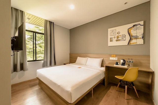 イエロー ビー タナ アバン