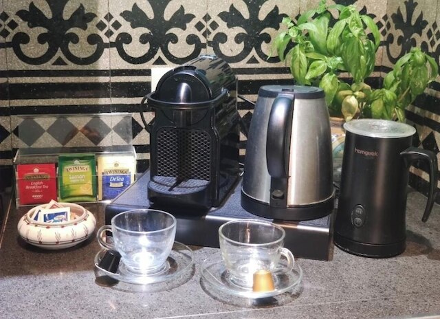 B&B 120 ロディオノフ - コネクション トゥ エアポート アンド モンデッロ ビーチ