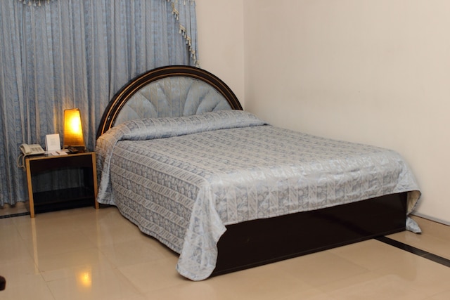 アリストクラット イン