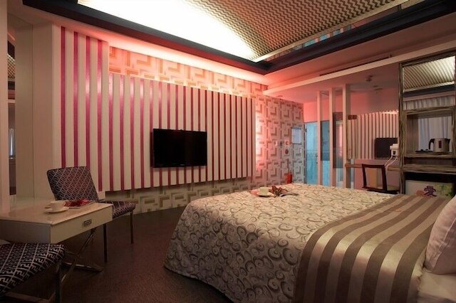 ラブ スター モーテル (愛之星汽車旅館)