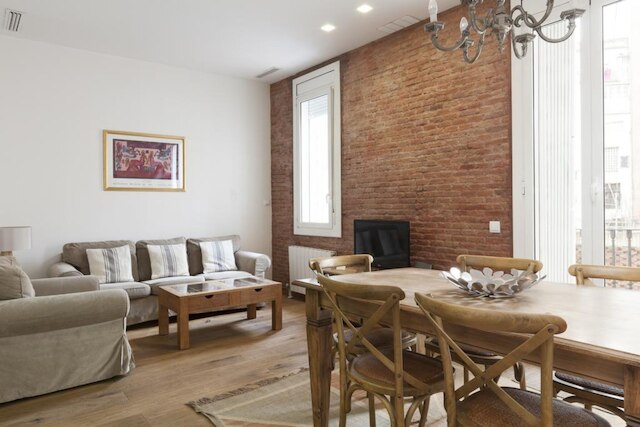 アキラ フラッツ ロジャー ドゥ フロール シック アパートメント