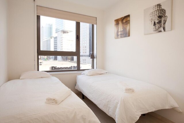 アキラ フラッツ ダイアゴナル マール