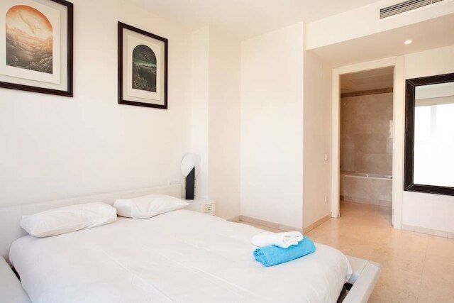 アキラ フラッツ ダイアゴナル マール