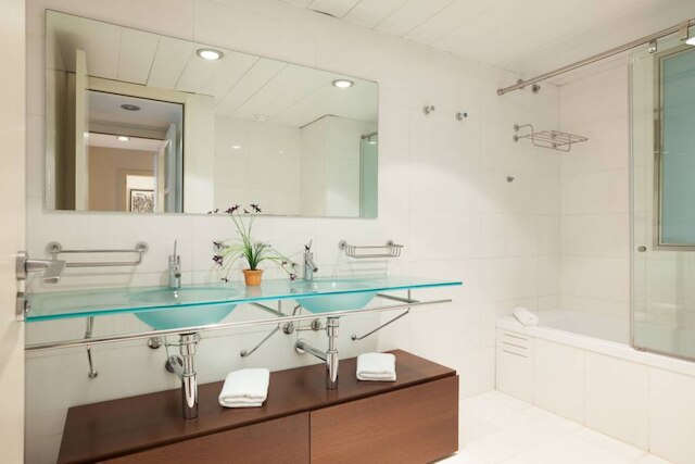 アキラ フラッツ プラザ カタルーニャ