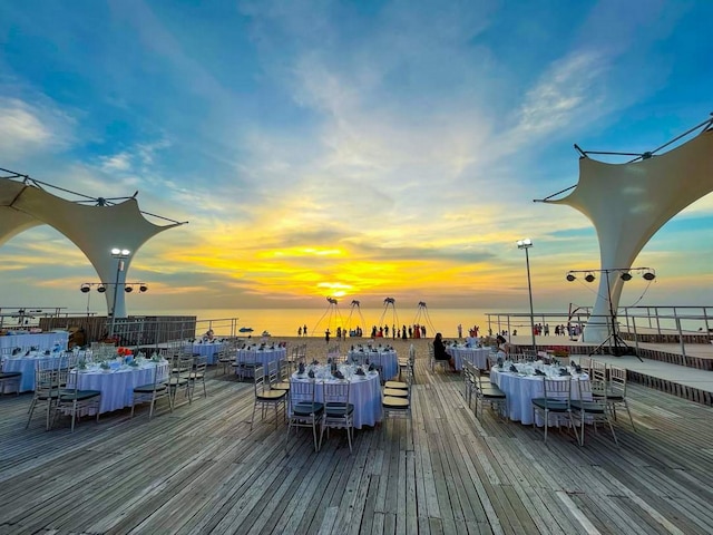 サンセット サナト リゾート & ヴィラズ