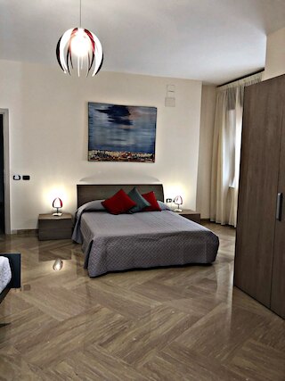 ナポリシティイン