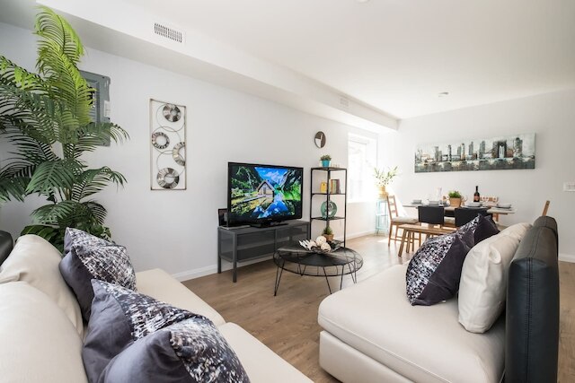 シック & セントラル 3 ベッドルーム イン リトル イタリー