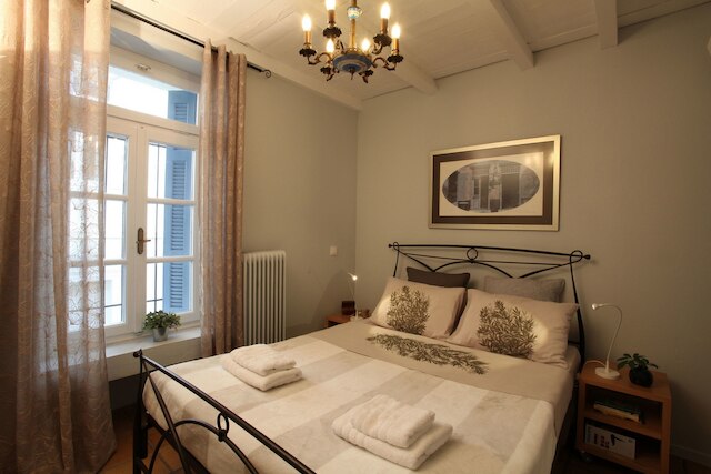 アテニアン ニーチェ イン プラカ