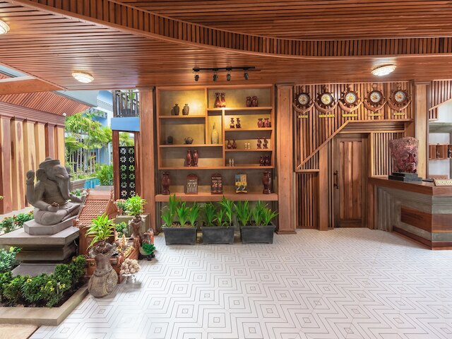 チェアタ レジデンス