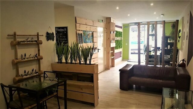 イージーサンツ バイ ボッシュ ホテルズ