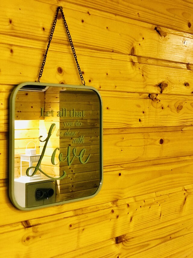 ブルー キャビン アリ スタイリッシュ ゲイ ポシュテル