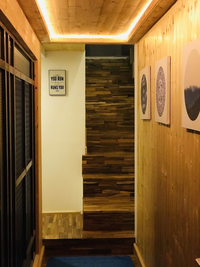 ブルー キャビン アリ スタイリッシュ ゲイ ポシュテル