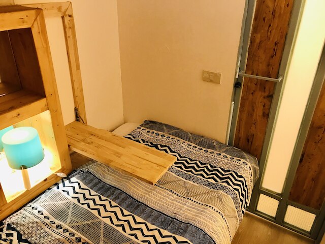 ブルー キャビン アリ スタイリッシュ ゲイ ポシュテル