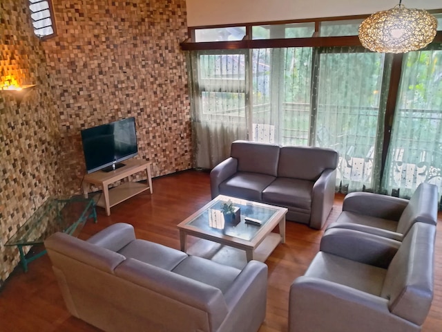 ヴィラ 4 ベッドルーム クラブ ブンガ No. 8 バトゥ マラン