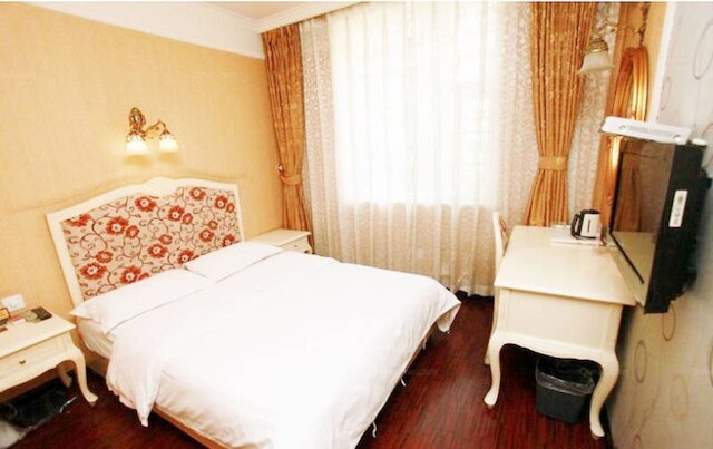 ジャリー イン ティェンフー ブランチ (嘉立连锁酒店(成都天府广场店))