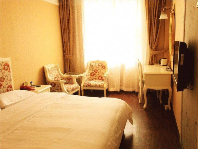 ジャリー イン ティェンフー ブランチ (嘉立连锁酒店(成都天府广场店))