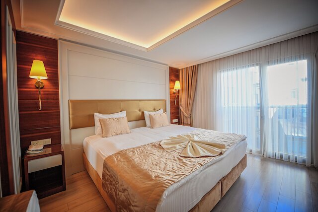 グランド マルチェロ ホテル & スパ