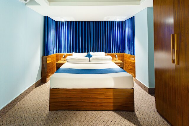 ホテル ザ キャピタル