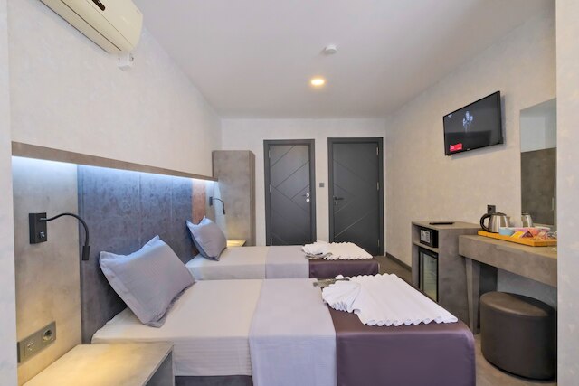 ザ クイーン ホテル