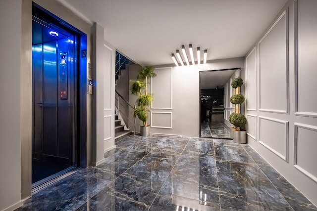 ザ クイーン ホテル