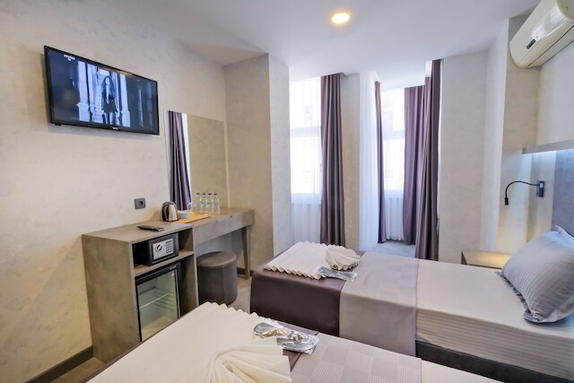 ザ クイーン ホテル