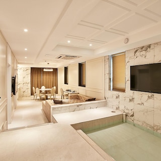 ホテル ウォンテッド