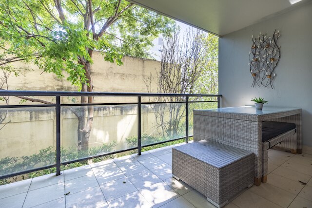 パーフェクトリー ロケーティッド アパートメント ルーフトップ プール & スパ