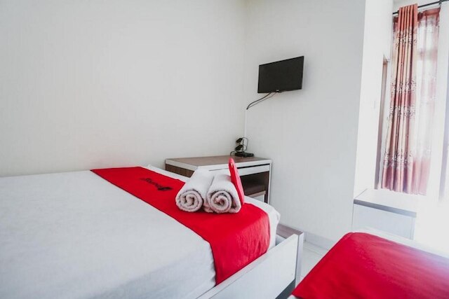 レッドドアーズ プラス ニア セマンギ