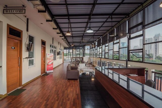 レッドドアーズ プラス ニア セマンギ