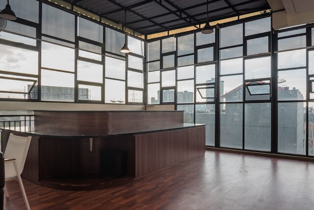 レッドドアーズ プラス ニア セマンギ