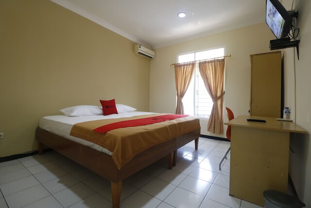 レッドドアーズ アット ジャラン ガトット スブロト ジャカルタ