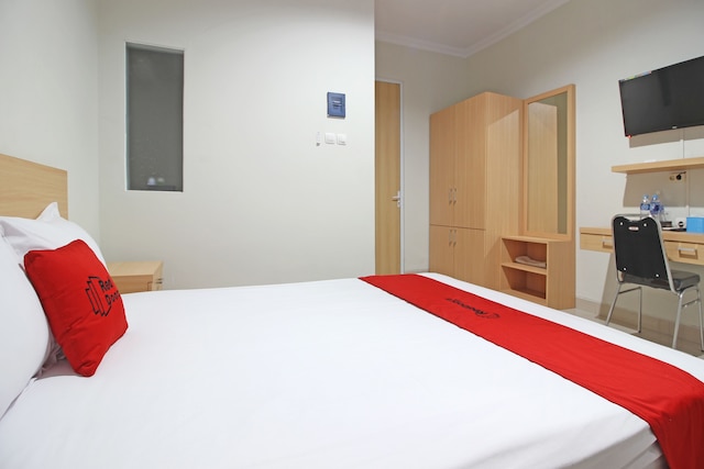 レッドドアーズ ニア アミコム ジョグジャカルタ