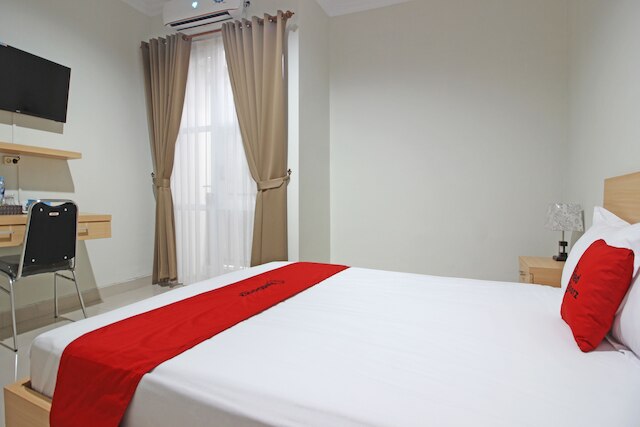 レッドドアーズ ニア アミコム ジョグジャカルタ